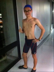 上裸　悪い写真 (1)